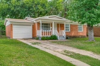 Building Photo - 10637 Dunaway Dr
