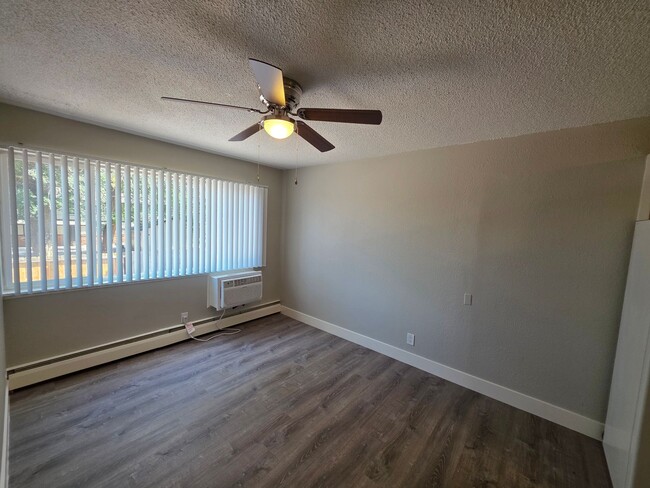 Building Photo - 233 E Arvada St