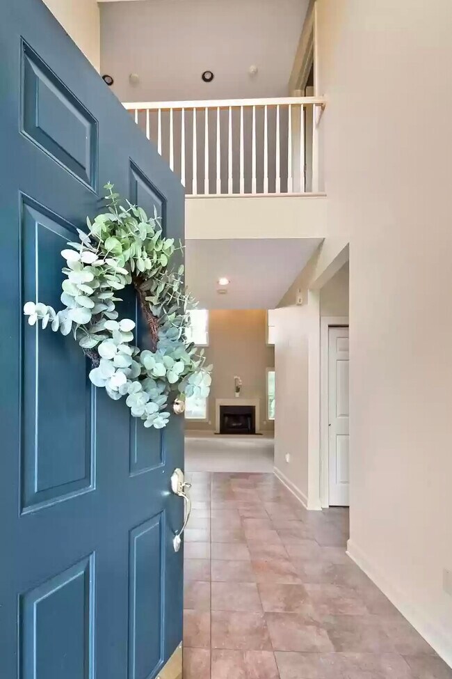 Building Photo - 4658 Pinehurst Cir