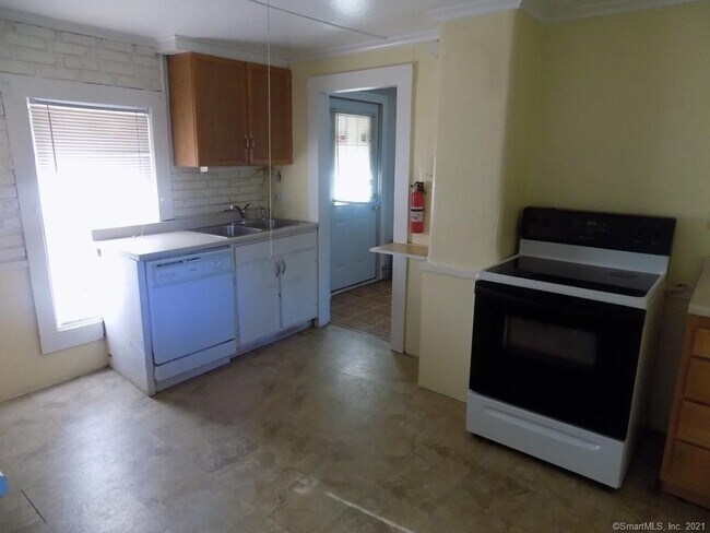 Building Photo - 13 Smith St