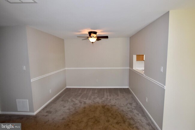 Building Photo - 1207 Hawthorne Ct