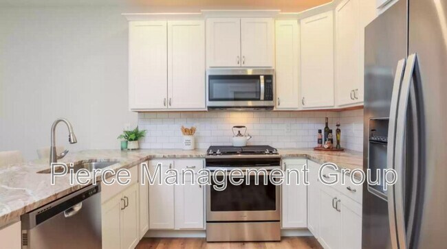 Foto del edificio - 34 Ponemah Hill Rd