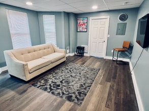 Building Photo - 322 S Potomac St