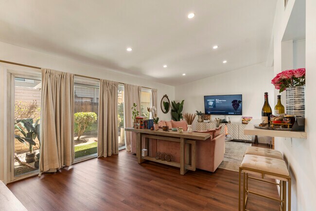 Foto del edificio - 3500 W Manchester Blvd