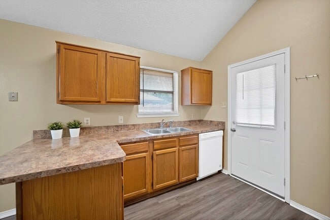 Foto del edificio - 4308 Elliott Oaks Dr