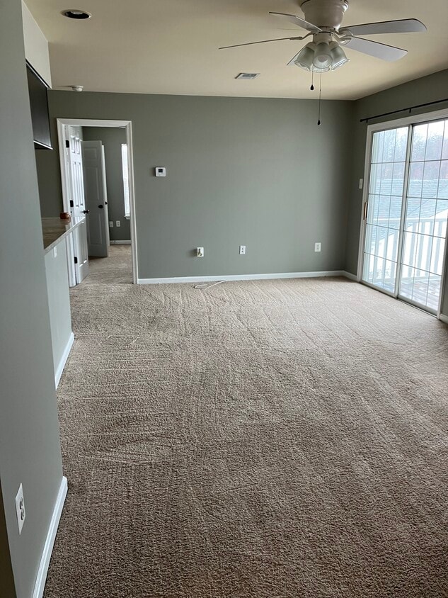 302 Grosvenor Ln Unit 201, Stafford, VA 22556 Condo for Rent in