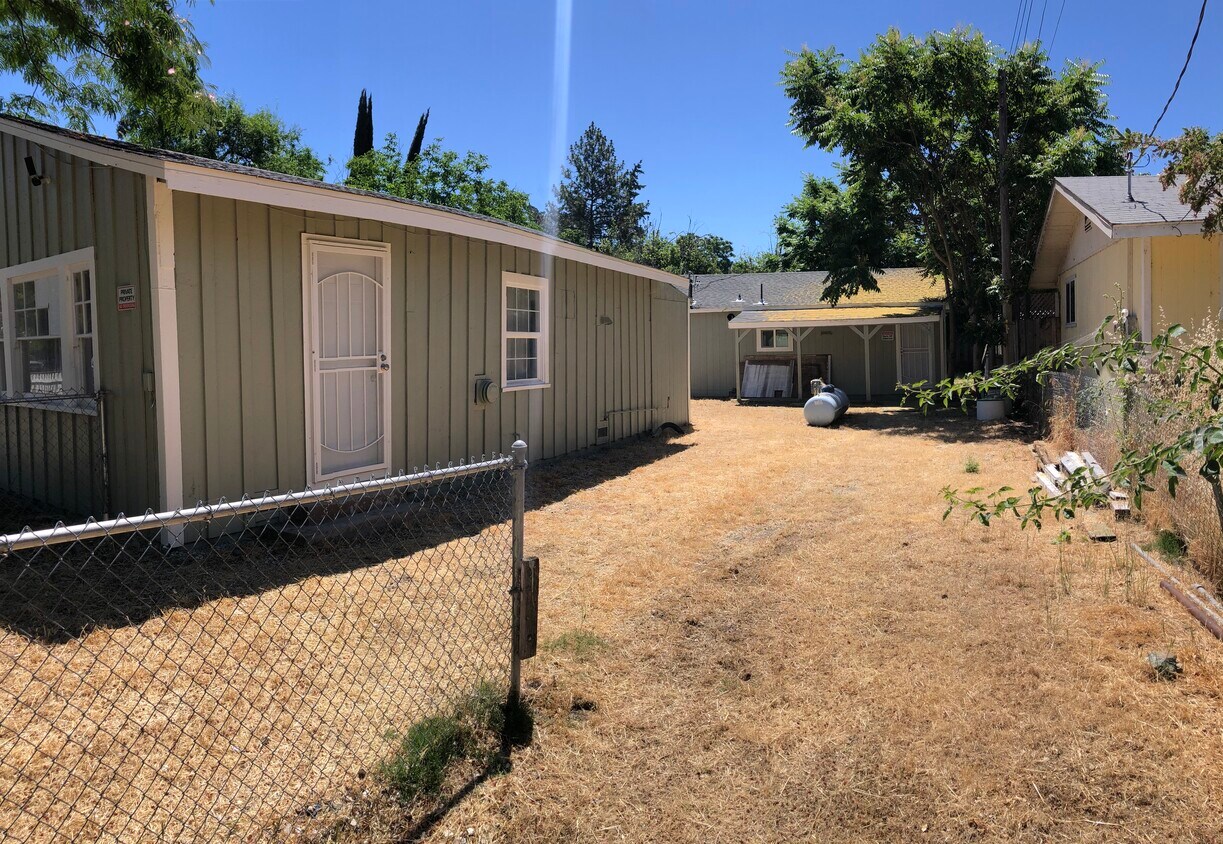 Foto principal - 6339 10th Ave