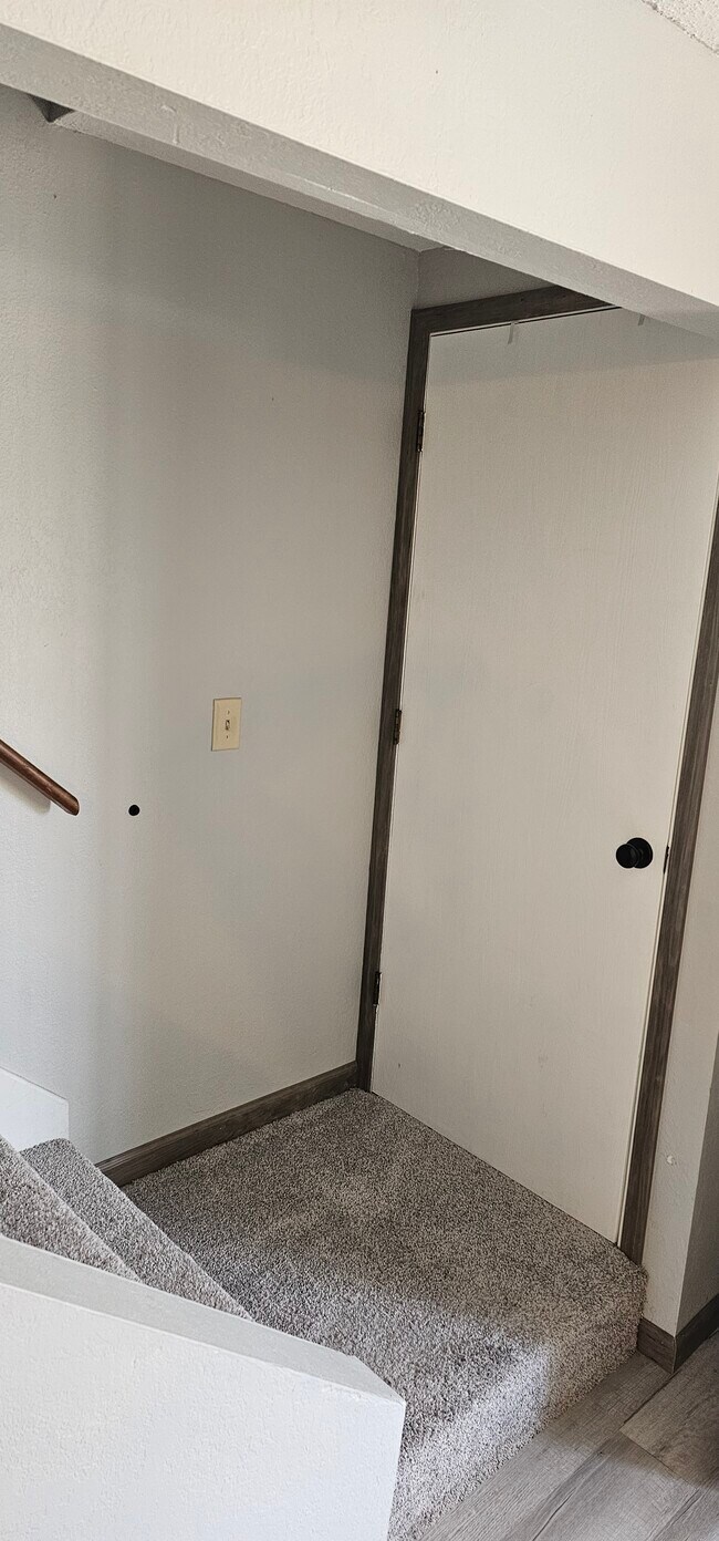 Building Photo - 1303 Penney Ln