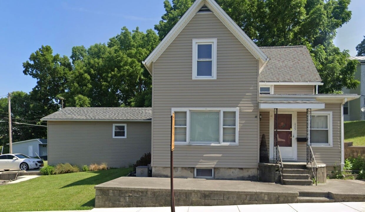 Primary Photo - Five Bedroom Student Housing