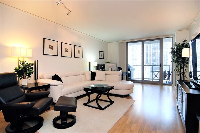 Living Room - 420 E Waterside Dr