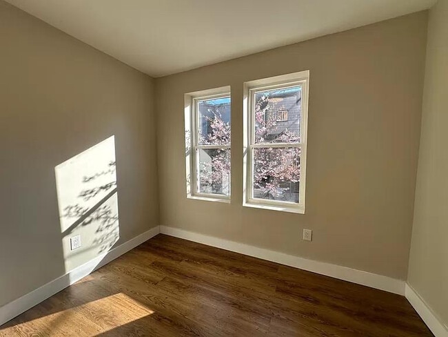 Building Photo - 18 Reed St