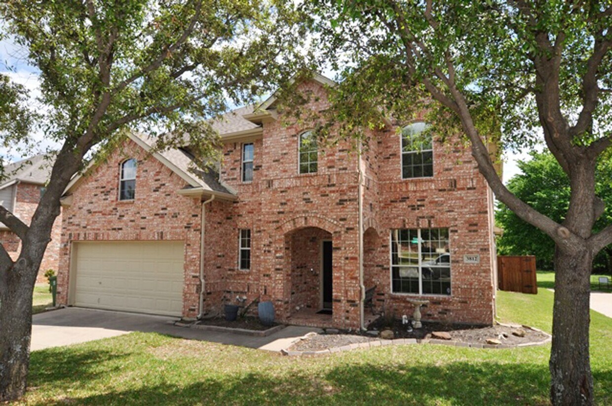 Stunning 4-2.5-2 with sparkling POOL in Gr... - Stunning 4-2.5-2 with sparkling POOL in Gr...