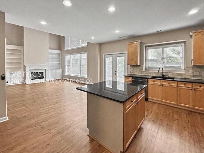 Building Photo - 1034 Middlebrooke Dr