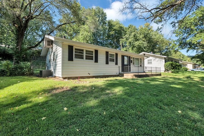 Building Photo - Beautiful single family dwelling in Ferguson