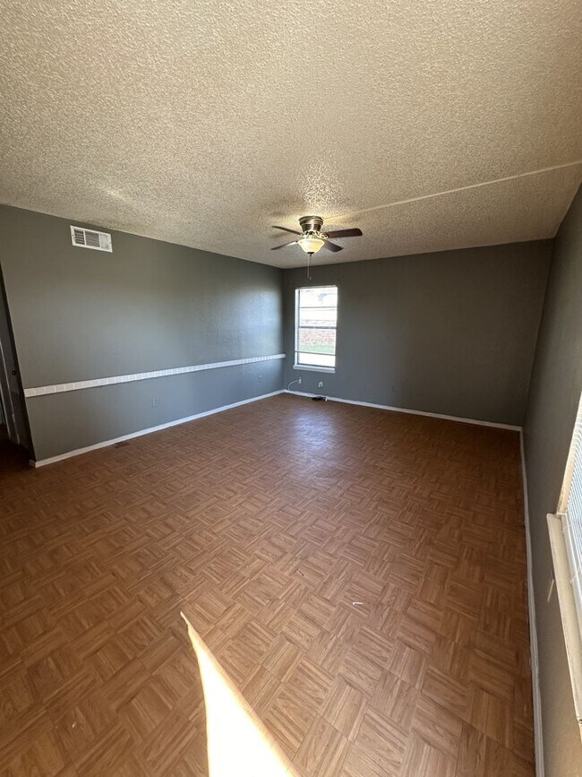 Foto del edificio - 5706 Brownfield Dr