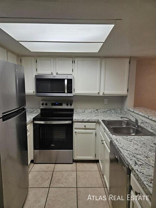 Foto del edificio - 1645 W Baseline Rd