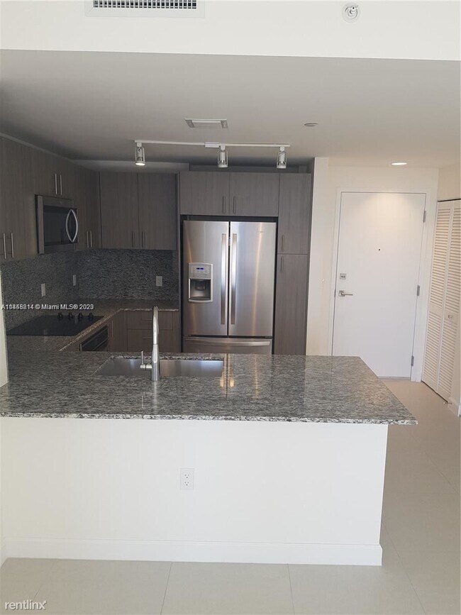 Foto del edificio - 2 br, 2 bath Condo - 5350 NW 84th Ave Unit...