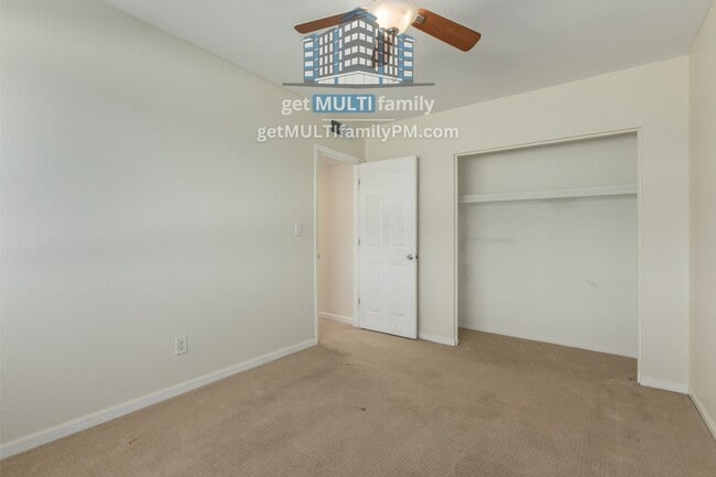Building Photo - 721 E Montebello Ave