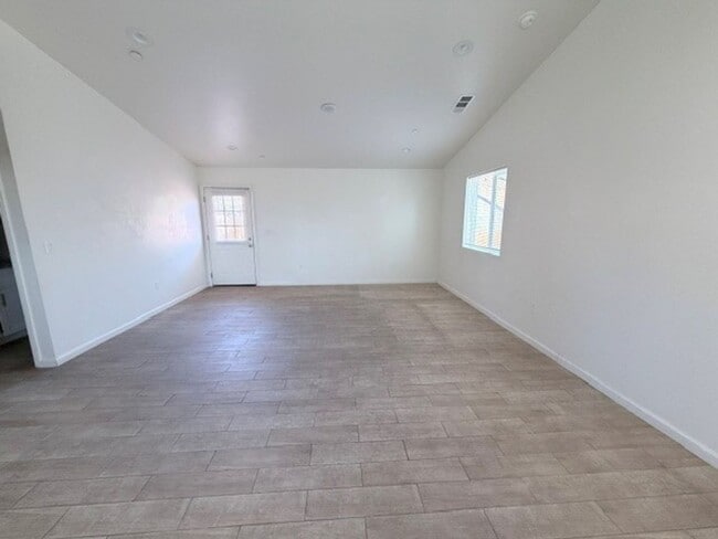Foto del edificio - 1222 Jeffrey St
