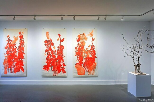 Building Photo - 362 1/2 Warren St