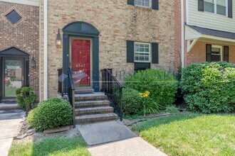 Building Photo - 6547 New Market Way