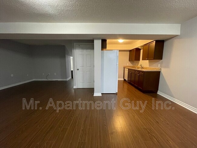 Photo du bâtiment - 122 Ironwood Crescent