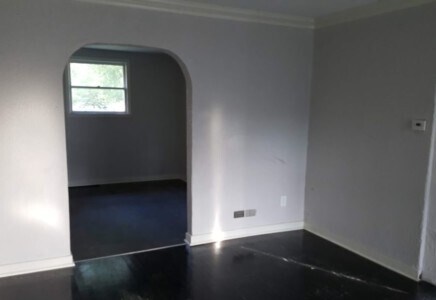 Foto del edificio - 1214 N Grand River Ave