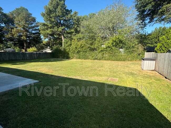 Foto del edificio - 887 Quail Chase Ln