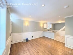 Building Photo - 815 S Reese St
