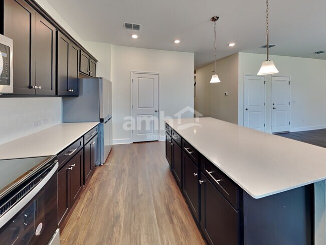 Foto del edificio - 33880 Thyme Drive