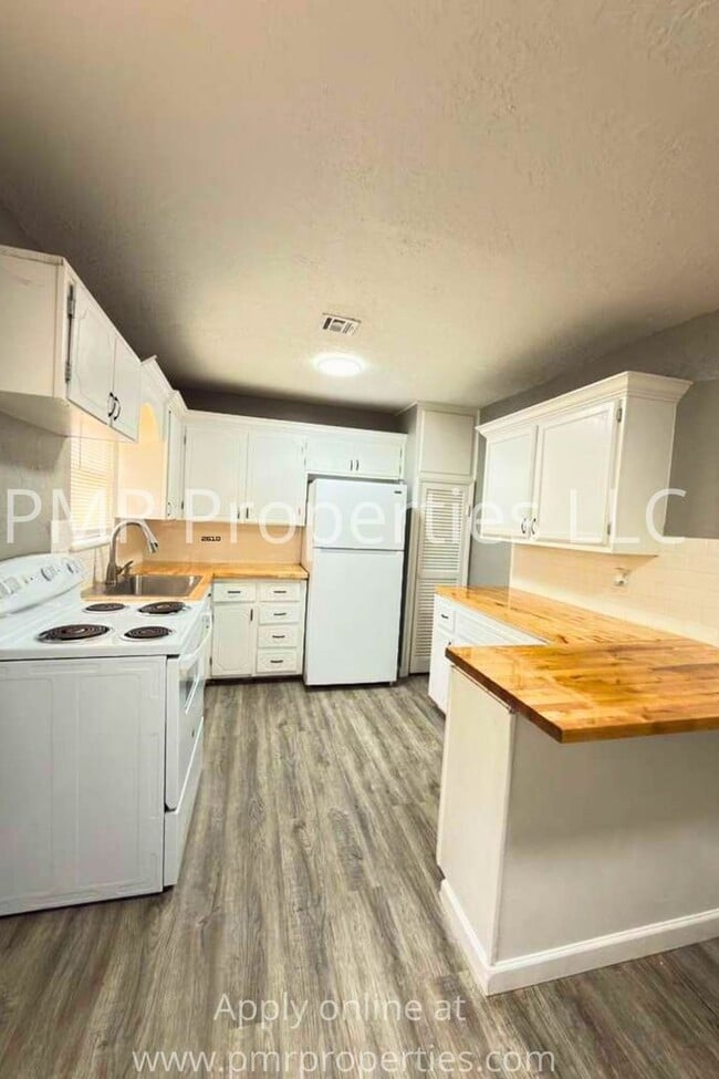 Building Photo - 409 NW Glendale Dr