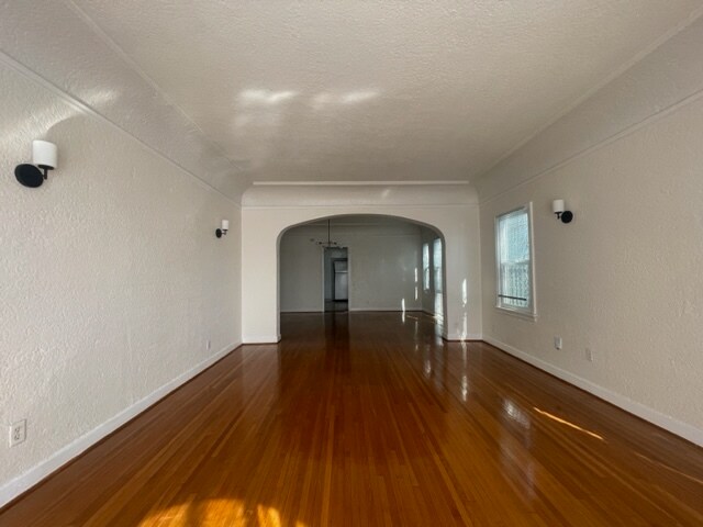 living to dinningroom - 1348 S Orange Grove Ave