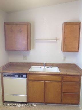 Building Photo - 16676 Ramada Dr