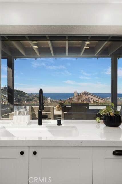 Building Photo - 27 Burriana