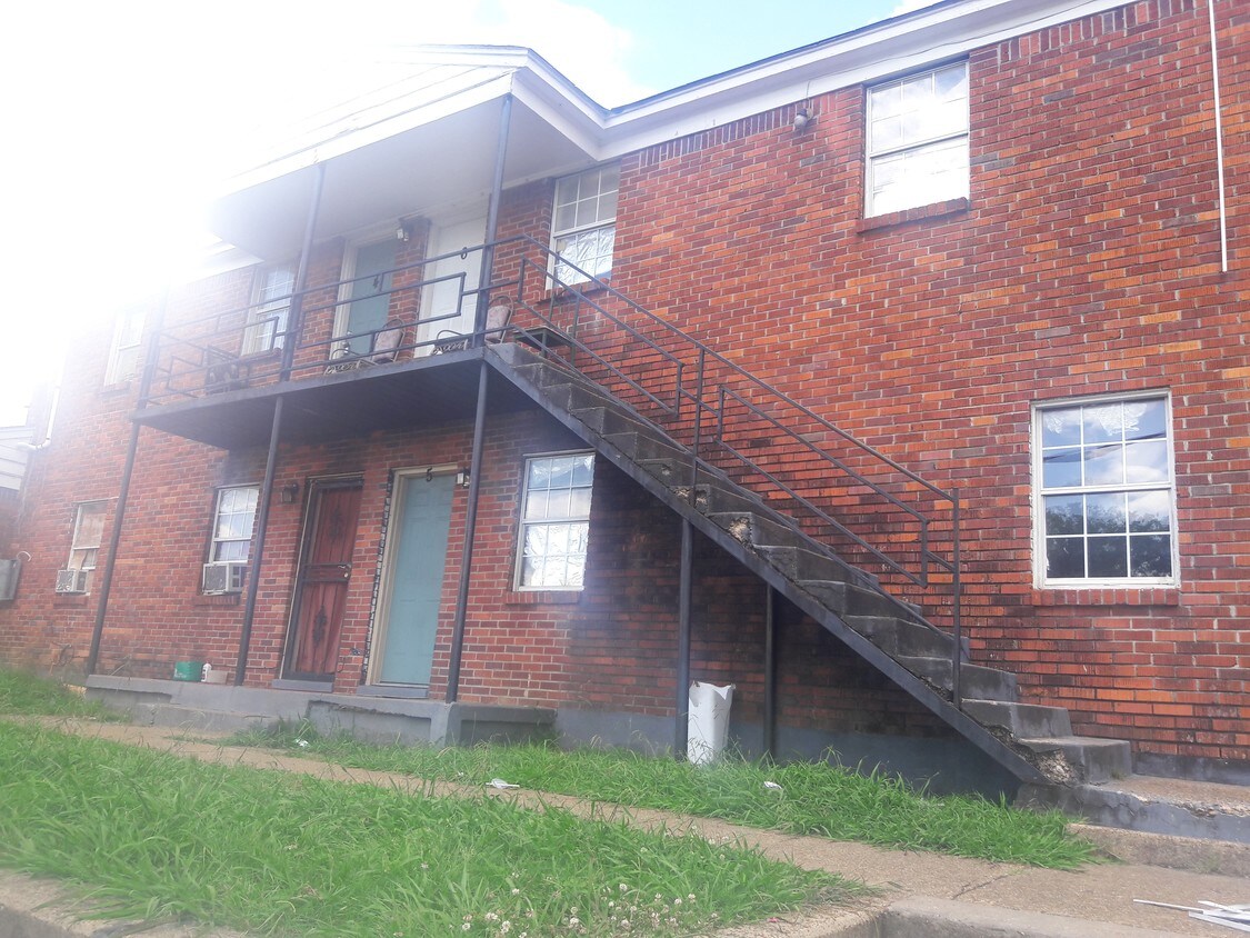 Building Photo - 596 Danny Thomas Blvd Apartments