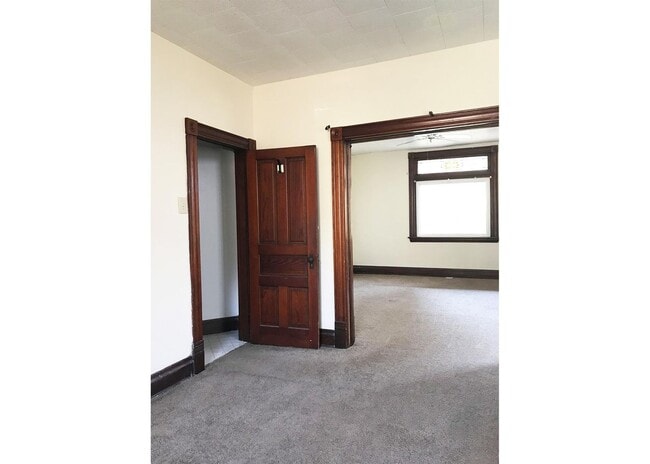 Building Photo - 936 Ludlow Ave