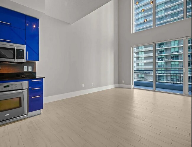 Foto del edificio - 60 SW 13th St