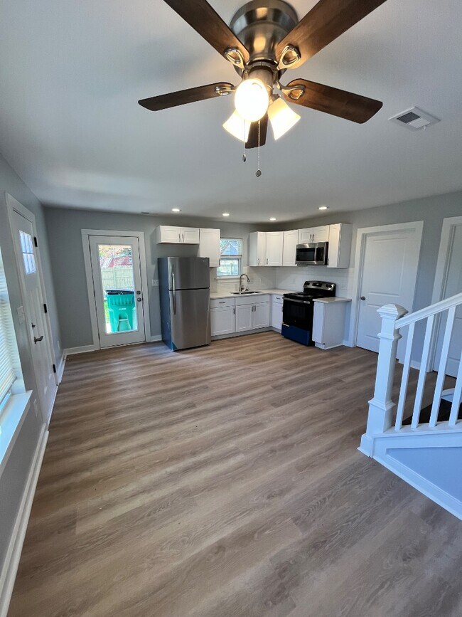 Foto del edificio - 1817 Newcastle St