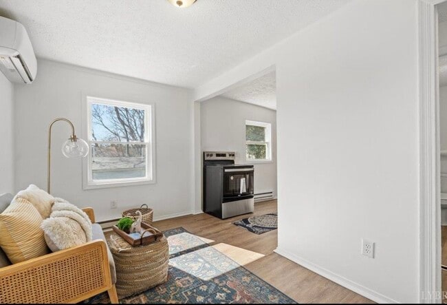 Building Photo - 1209 15th St