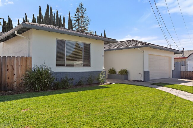Building Photo - 3987 Fordham Way