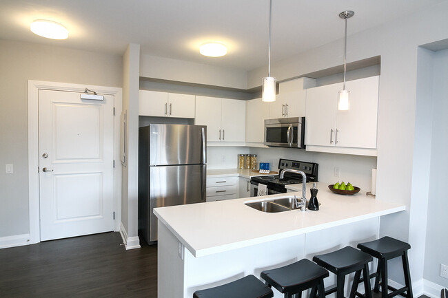 Building Photo - Greenbrier Place Apartments