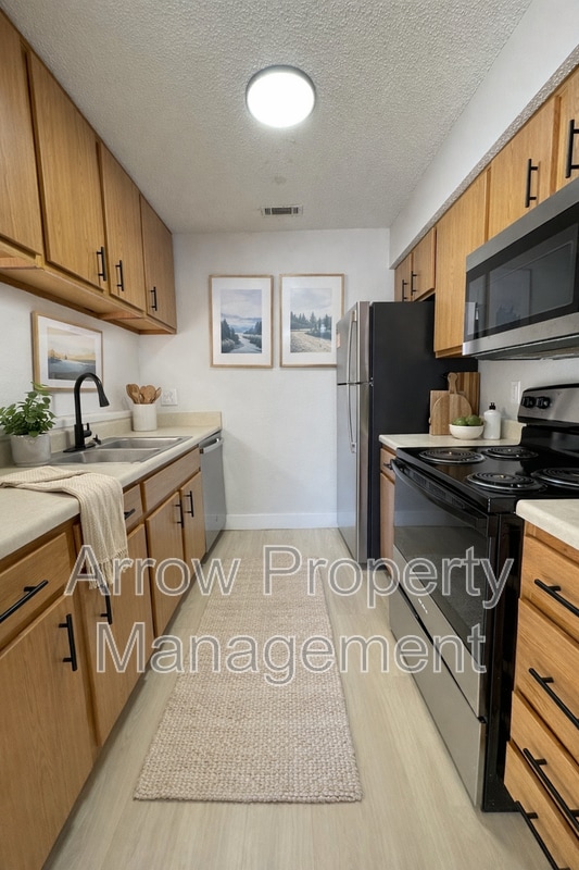 Building Photo - 2350 N 44th St