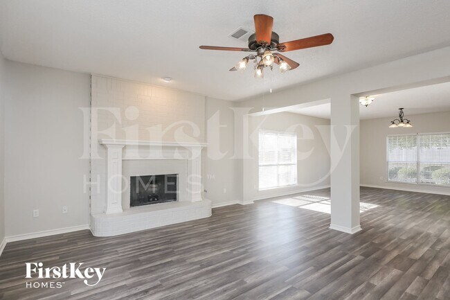 Building Photo - 2124 Twin Creek Ln