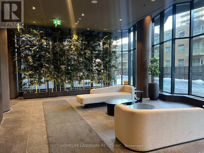 Photo du bâtiment - 110 Broadway Ave