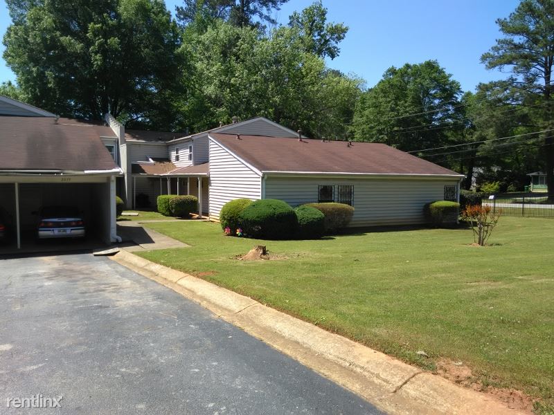 Primary Photo - 2011 Oak Park Ln