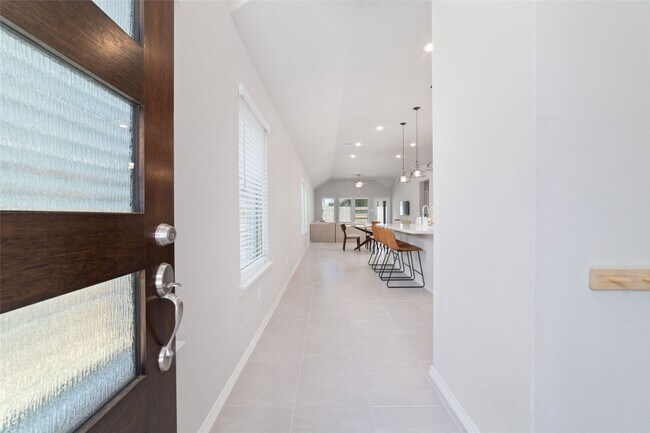 Building Photo - 549 Sand Branch Dr