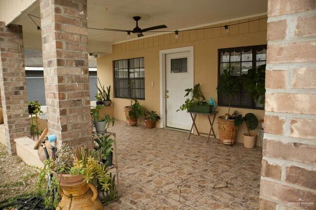 Foto del edificio - 15505 Ebony St