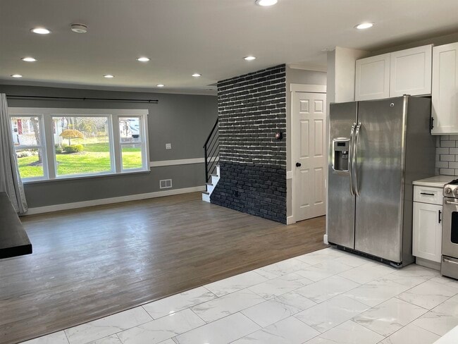 Building Photo - 20 Wareham Rd