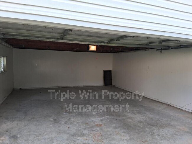 Foto del edificio - 524 Acorn Dr
