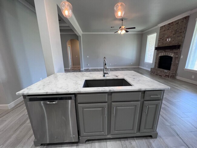 Building Photo - Stellar 4 Bed in Cobblestone!